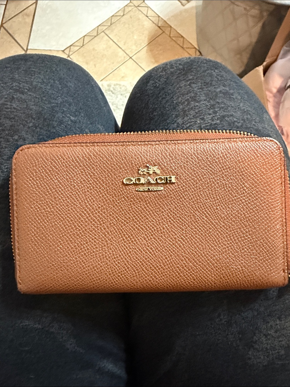 Coach Crossgrain Leather Zip Around Wallet Wristlet Brown Gold 63189B - Picture 2 of 5